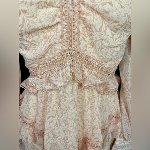 GORGEOUS NWT Floral Tiered Ruffle Dress Vici Exclusive x Fate Sz M Medium - Picture 8 of 14